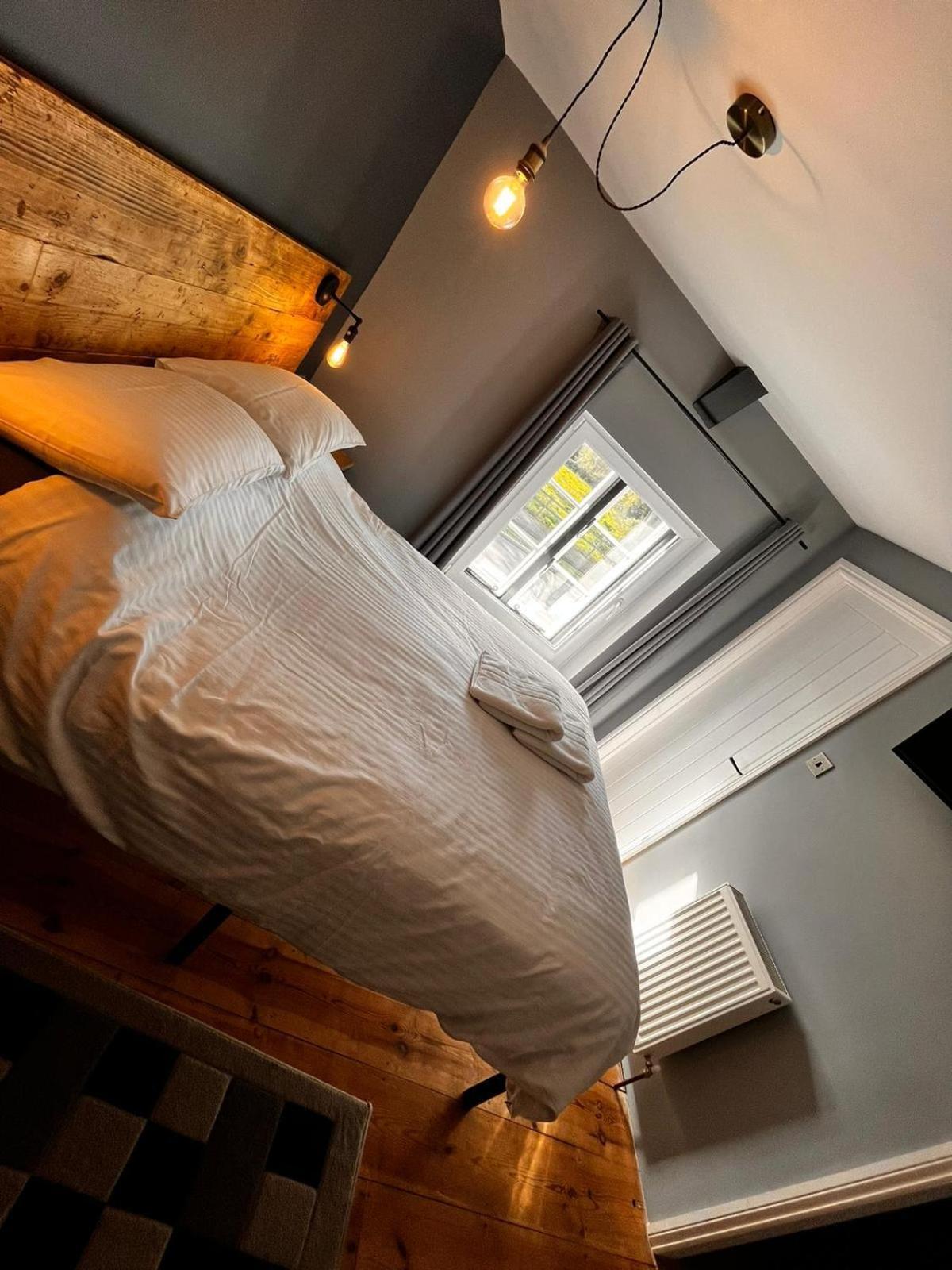 Old Manor House Bed & Breakfast Axbridge Екстериор снимка