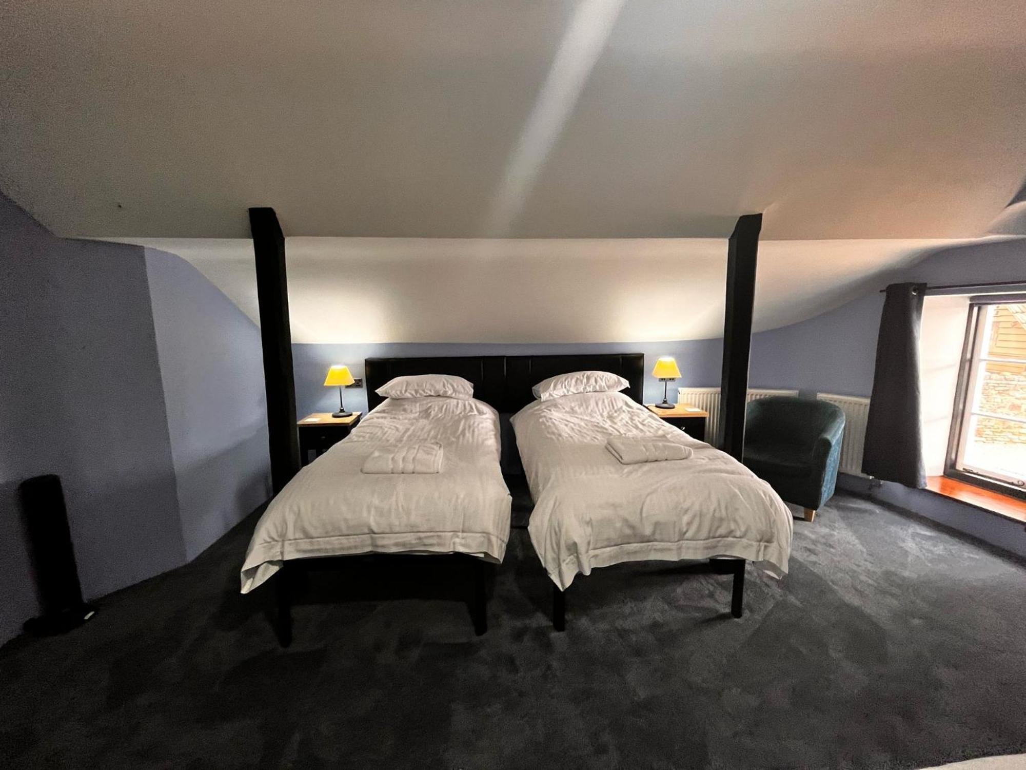 Old Manor House Bed & Breakfast Axbridge Екстериор снимка