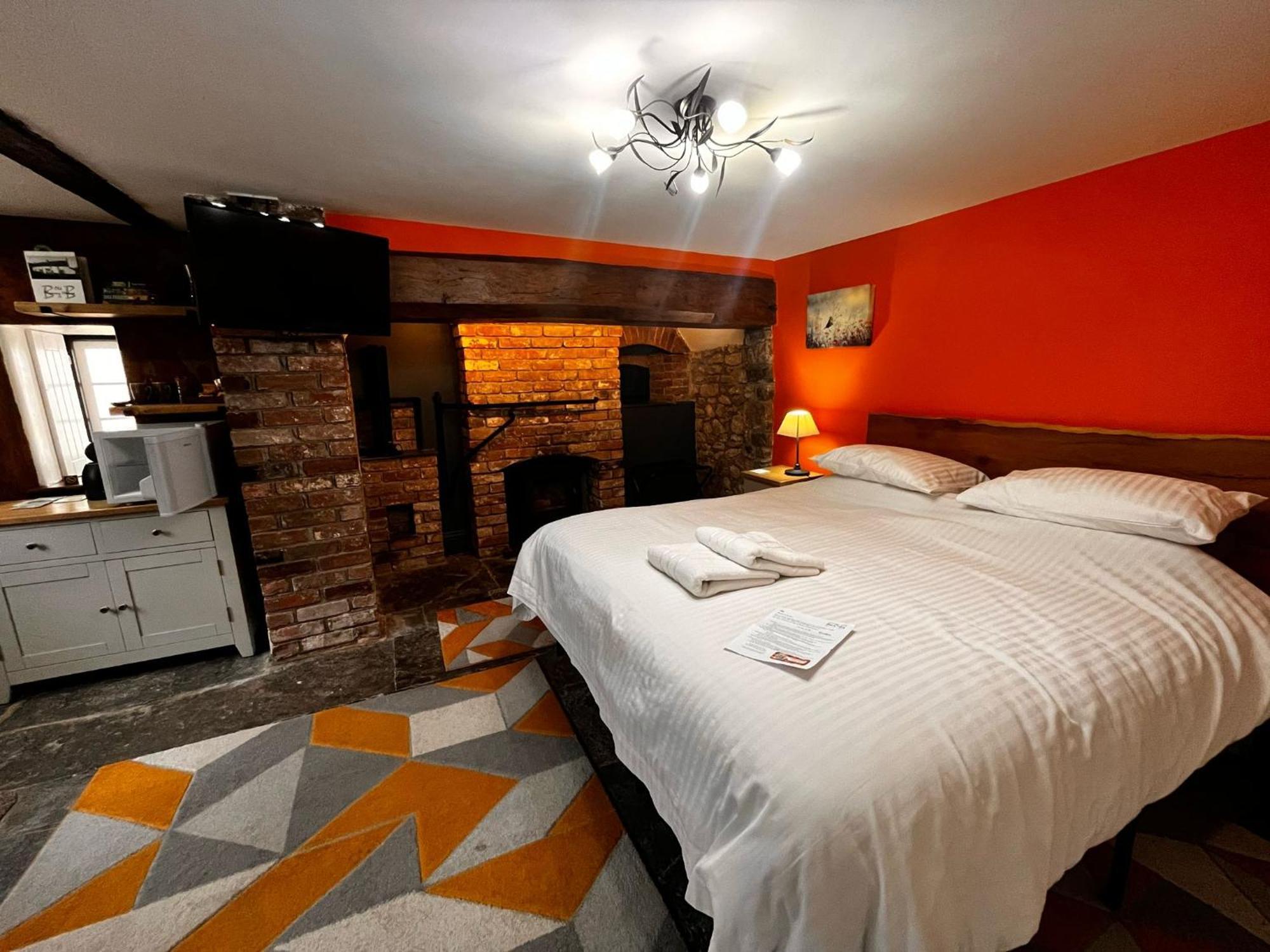 Old Manor House Bed & Breakfast Axbridge Екстериор снимка