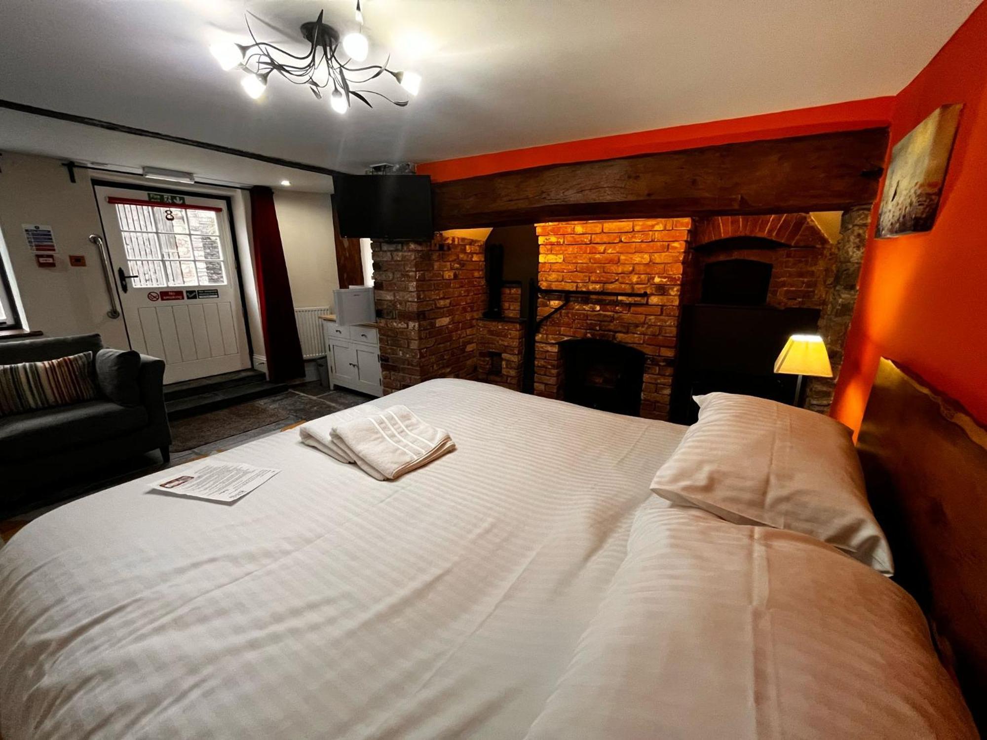 Old Manor House Bed & Breakfast Axbridge Екстериор снимка