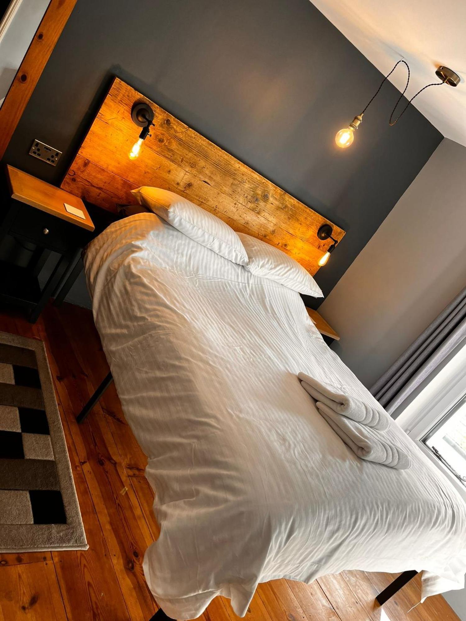 Old Manor House Bed & Breakfast Axbridge Екстериор снимка