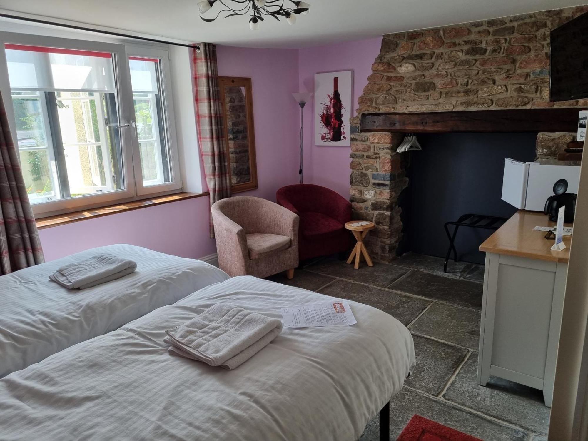 Old Manor House Bed & Breakfast Axbridge Екстериор снимка